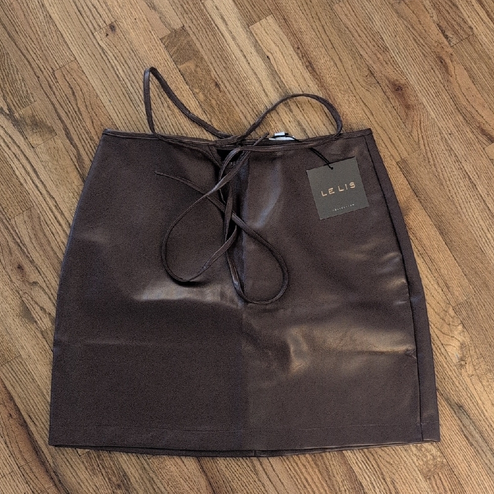 LE LIS Criss Cross Waist Tie Skirt
